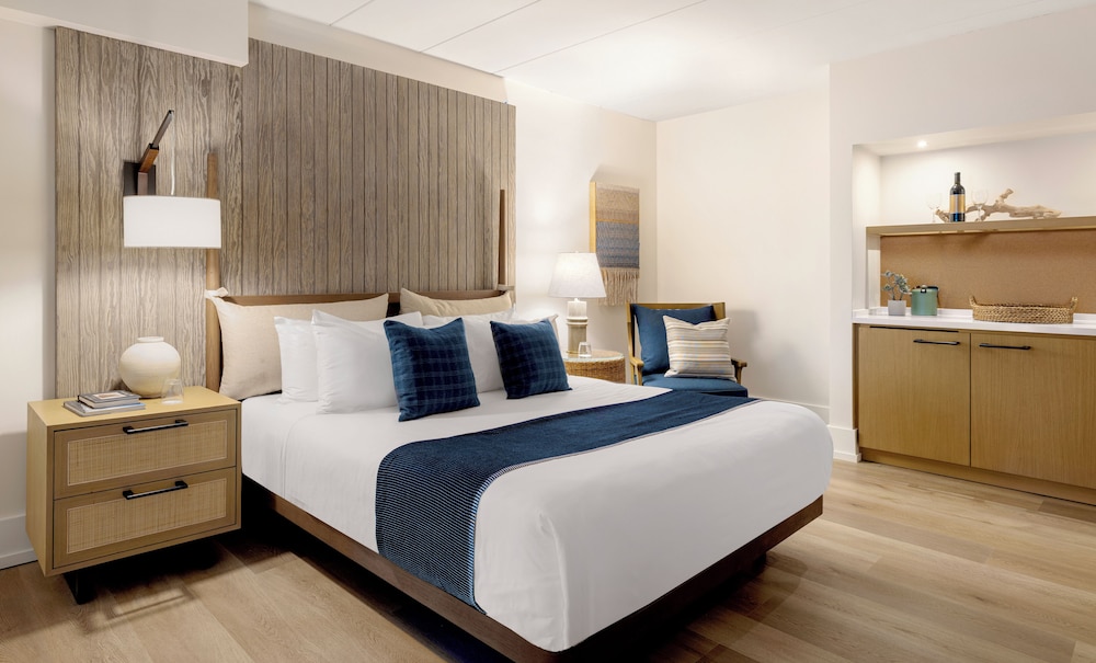 Newport Harbor Island Resort - photo 31
