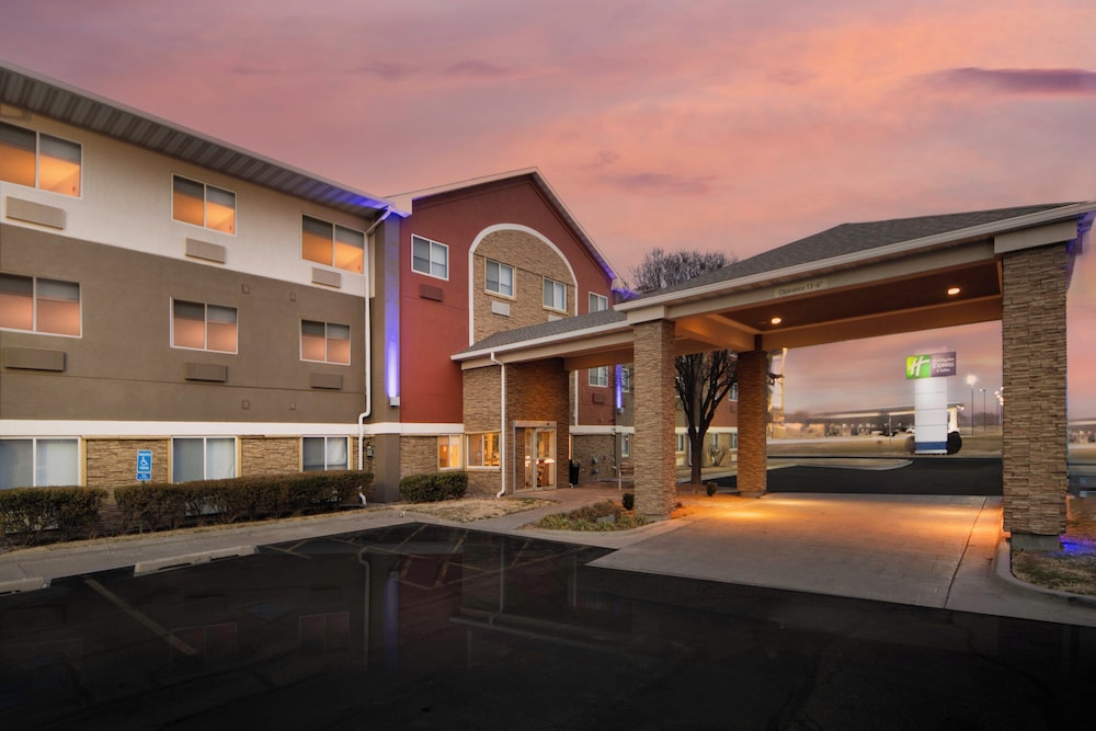 Holiday Inn Express Hotel & Suites Canyon by IHG - photo 2