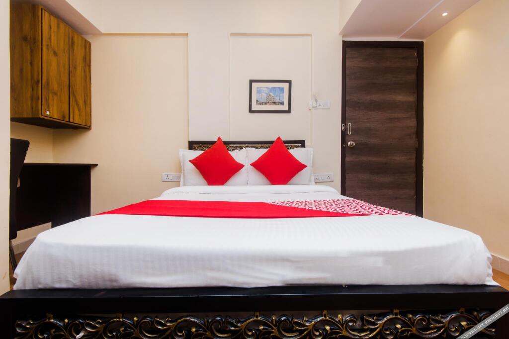 Hotel Rigga Inn Kokilaben Dhirubhai Ambani Hospital
