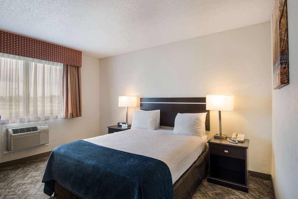 Best Western Mt. Pleasant Inn - photo 20