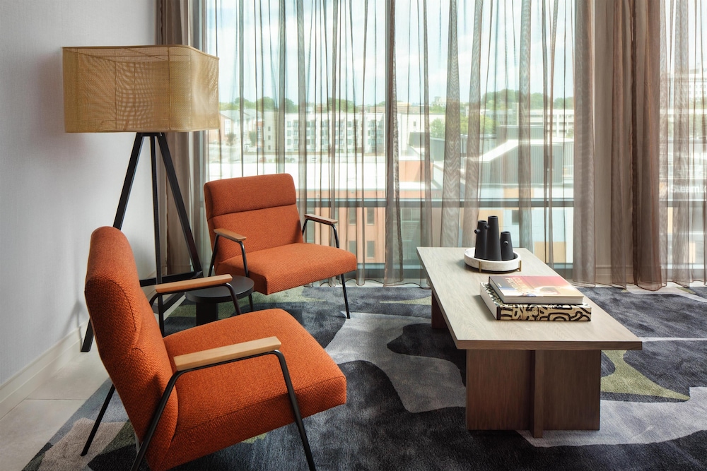 Embassy Suites By Hilton Chattanooga Downtown - photo 6