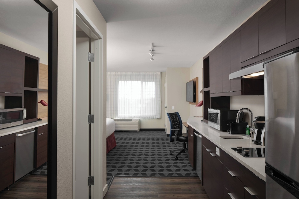 TownePlace Suites by Marriott Tampa South - photo 7