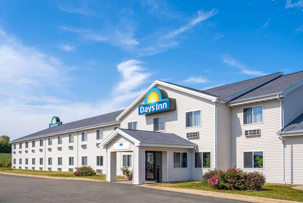 Days Inn by Wyndham Neenah — Neenah — photo 2