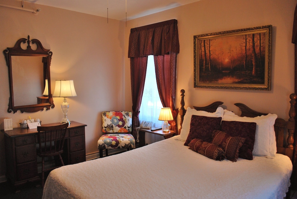 The Inn on Third - photo 16
