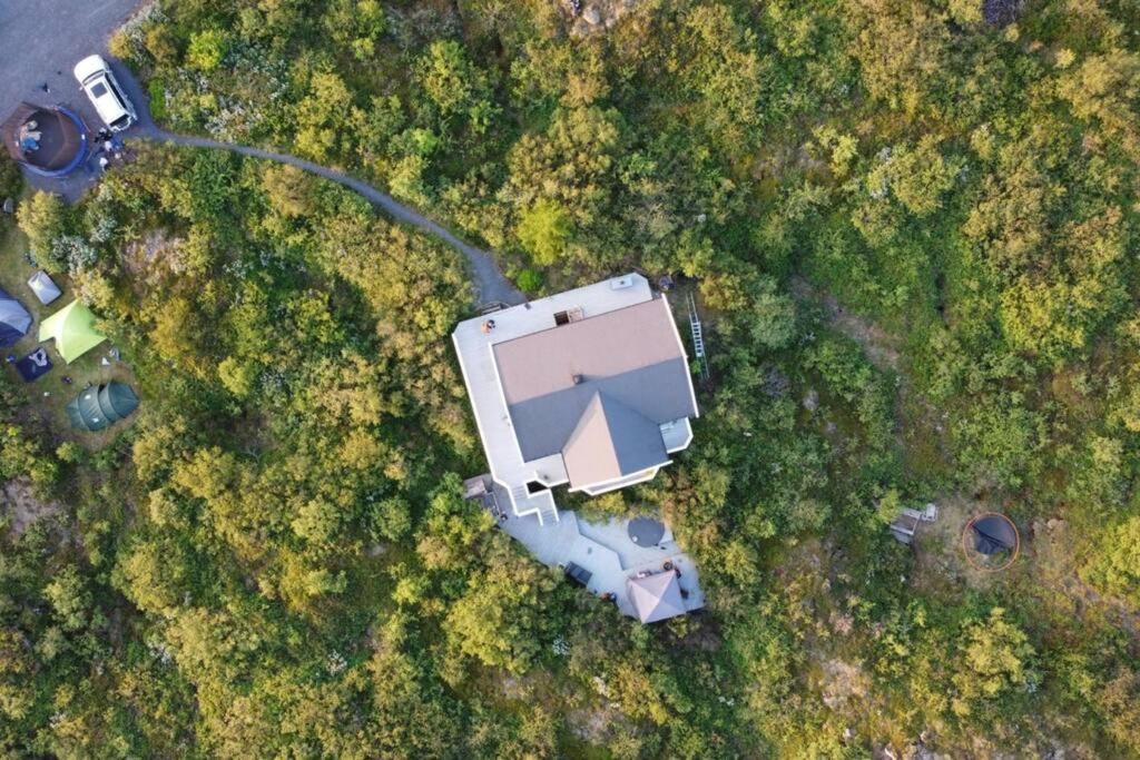 Golden Circle Vacation Home with Hot Tub & Fire Place