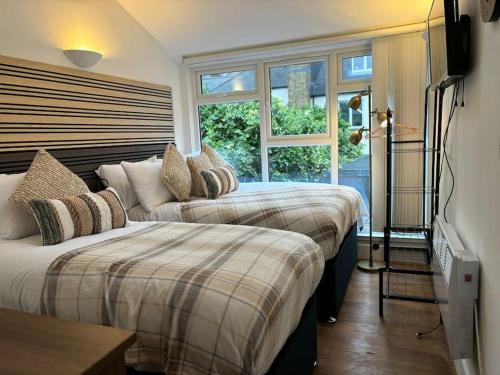 The Urban Retreat 4bdr sleep 14 — 4-Star Luxury Hotel in London, United Kingdom