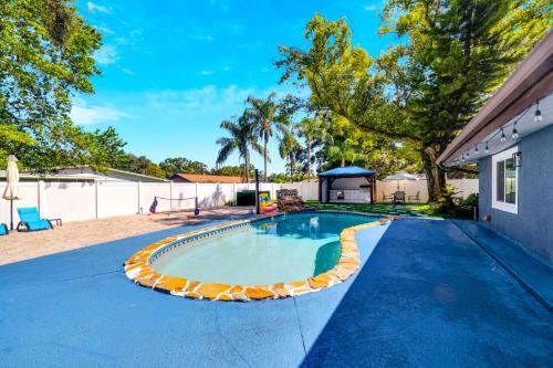 Spacious pool home minutes to downtown and all attractions — 4-Star Luxury Hotel in Tampa, United States