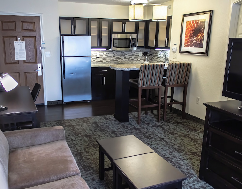 Staybridge Suites Minot by IHG - photo 26