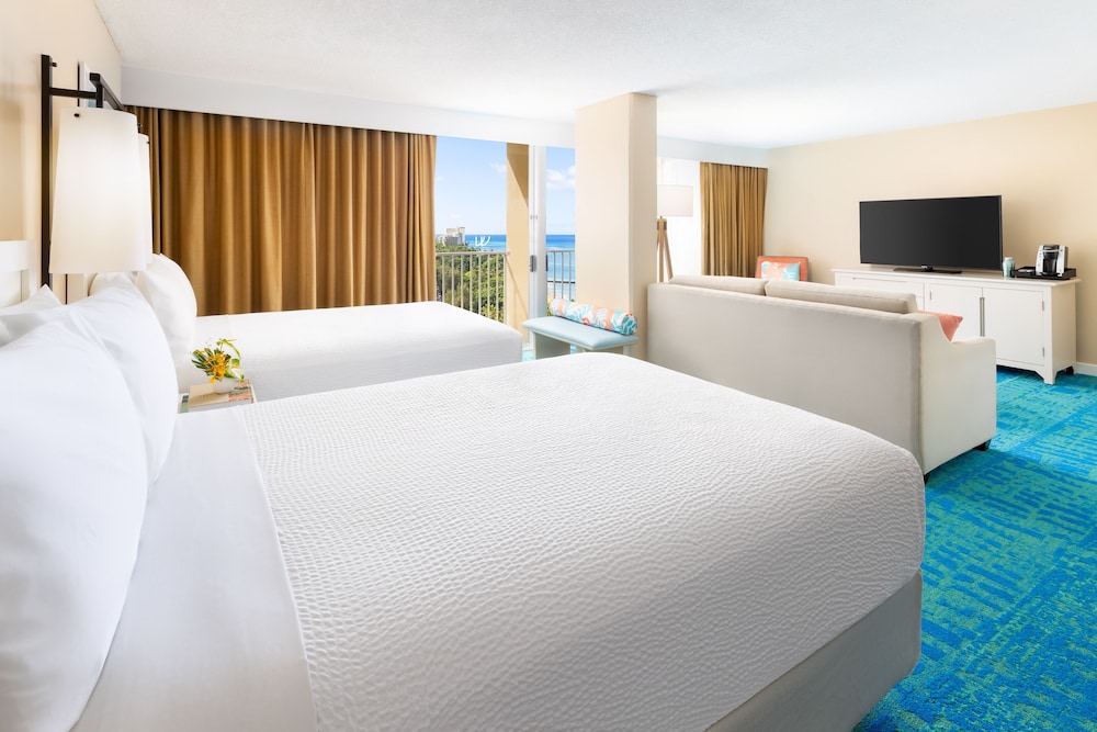 The Twin Fin Hotel - photo 24