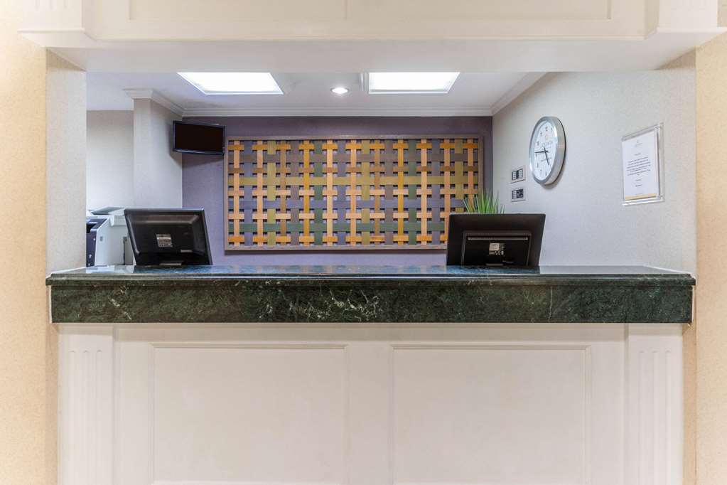 La Quinta Inn & Suites by Wyndham Chicago Gurnee - photo 9