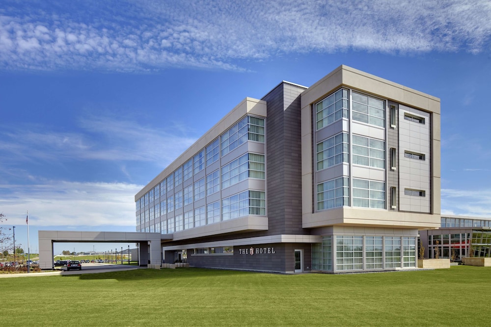 The Hotel At Kirkwood Center — Cedar Rapids