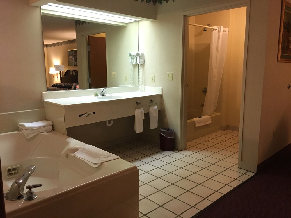 Baymont by Wyndham Mount Vernon Renfro Valley - photo 28