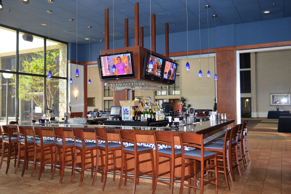 North Baltimore Plaza Hotel - photo 41