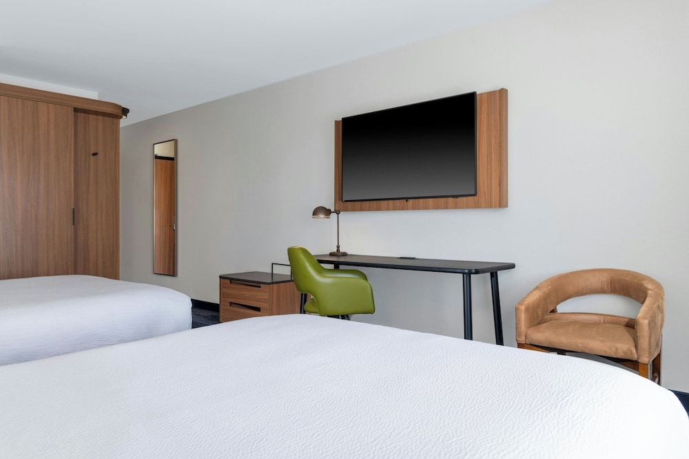 Fairfield Inn & Suites By Marriott Norfolk - photo 12