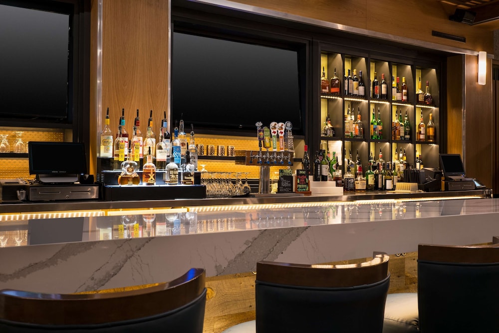 Embassy Suites by Hilton Austin Central - photo 39