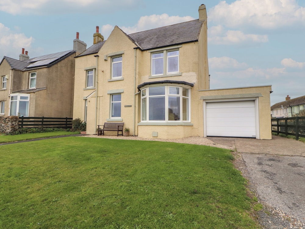 Burnbank — hotel in Maryport