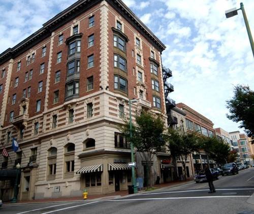 Tazewell Hotel And Suites An Ascend Collection H in Norfolk, United States