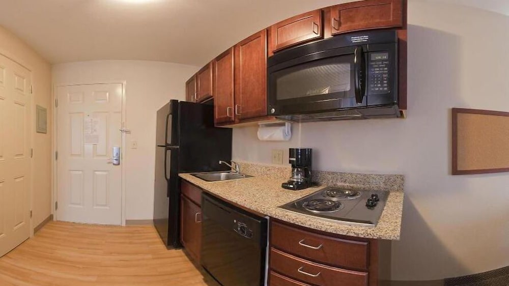Candlewood Suites Houston Westchase Westheimer. by IHG - photo 7