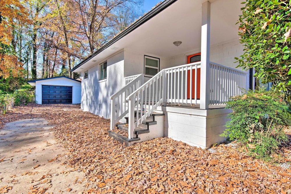 Centrally Located Atlanta Home with Yard — 4-Star Luxury Hotel in Atlanta, United States
