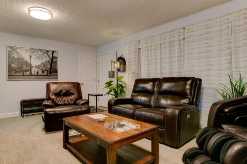 Modern Luxuries in a Quiet Convenient Location — Vancouver — photo 4