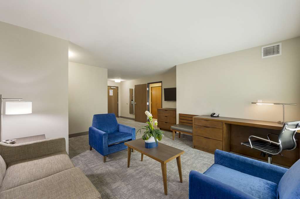 Best Western Plus Henderson Hotel - photo 14