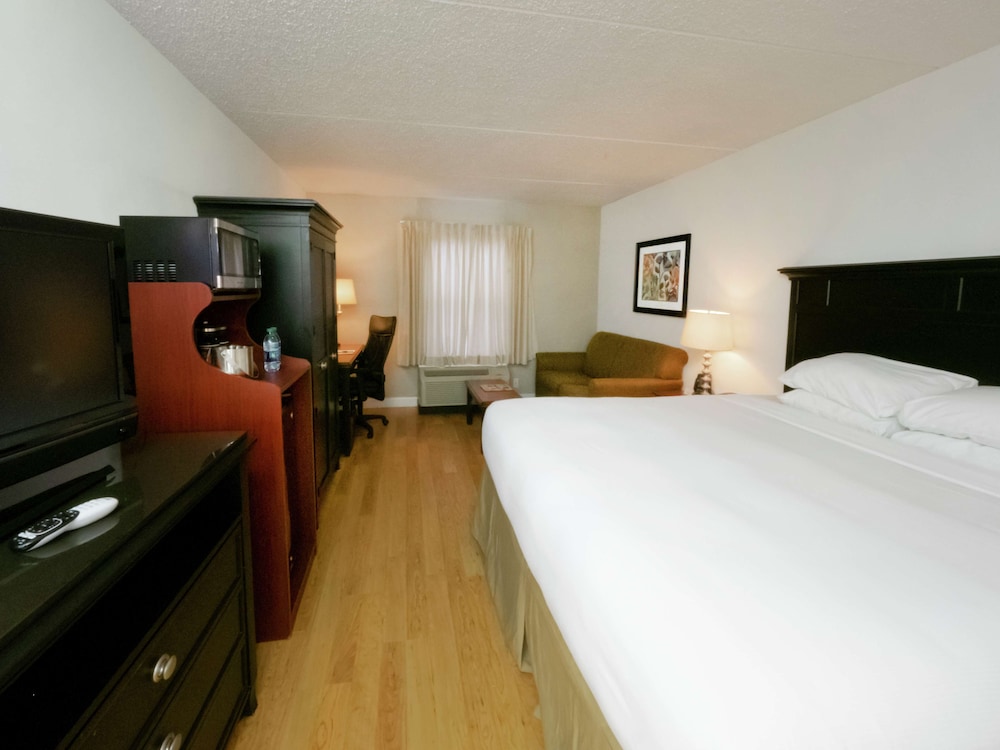DoubleTree by Hilton Hotel Buffalo Amherst - photo 16