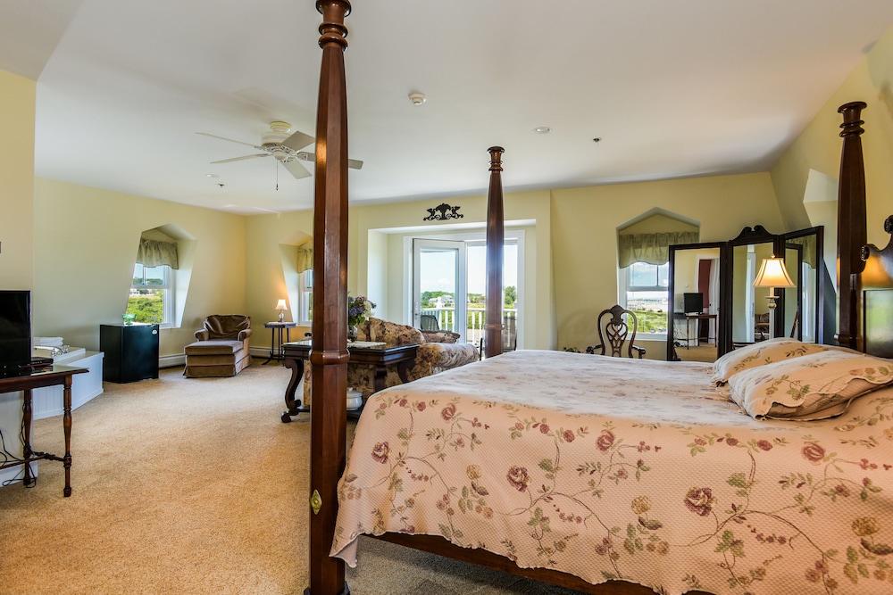 Payne's Harbor View Inn - photo 18