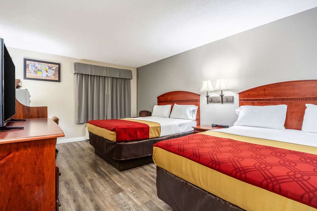 Econo Lodge Lincoln - photo 31