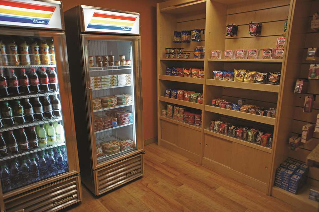 La Quinta Inn & Suites by Wyndham Raleigh Durham Southpoint - photo 37