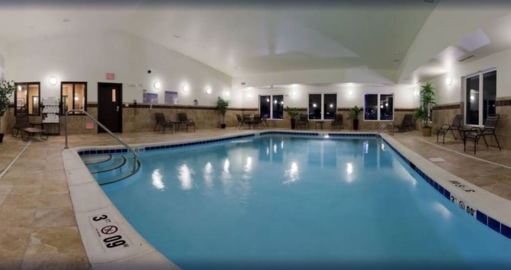 Holiday Inn Express & Suites Omaha I 80 by IHG - photo 15