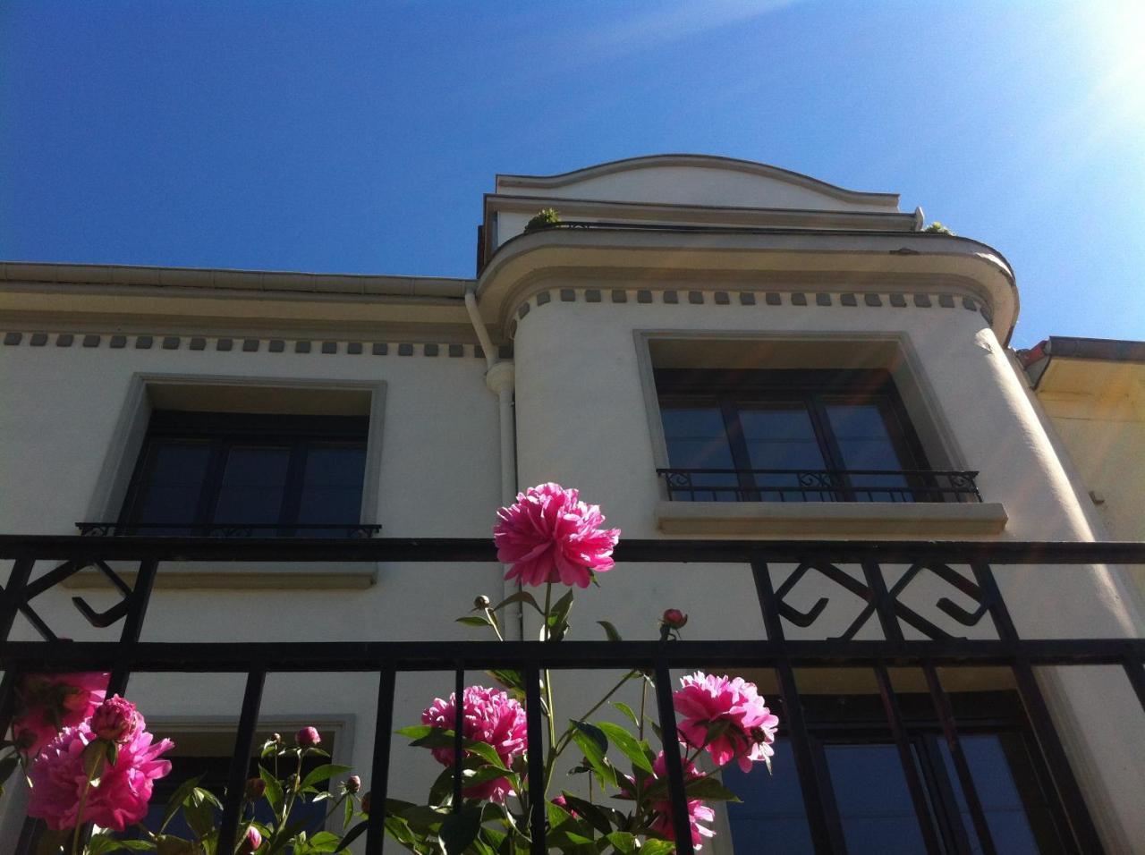 Les Jardins de L’ile pet-friendly hotel Longeville-Les-Metz