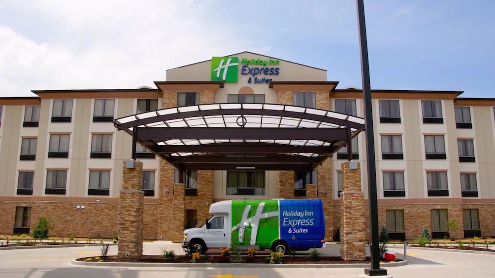 Holiday Inn Express & Suites St Louis Airport by IHG - photo 32