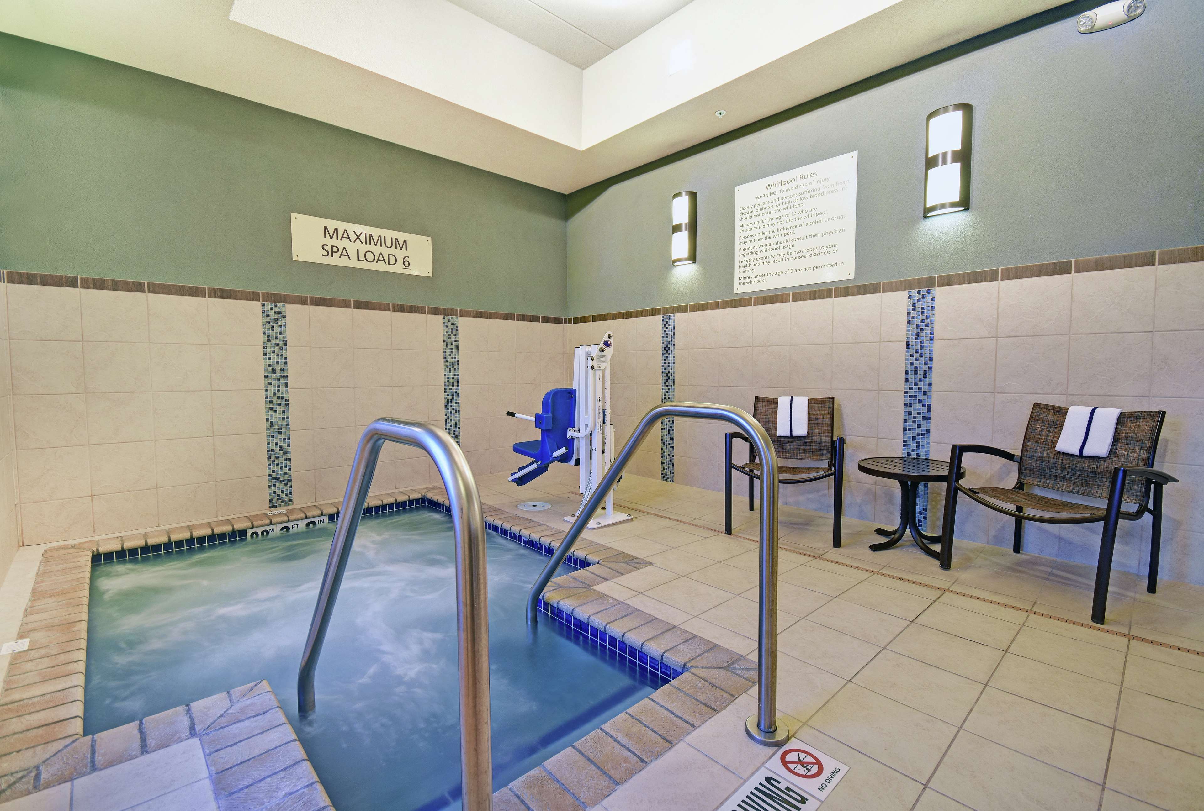 Hampton Inn & Suites Milwaukee Franklin - photo 14