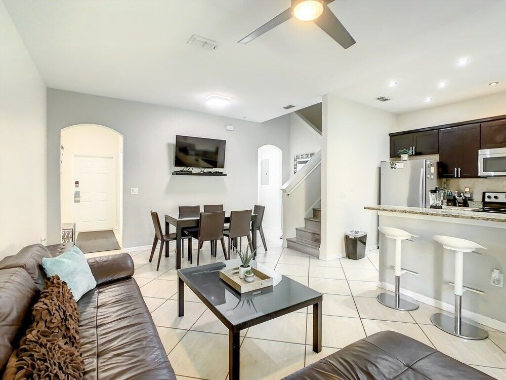 New 4 Bed Regal Palms Resort - photo 10