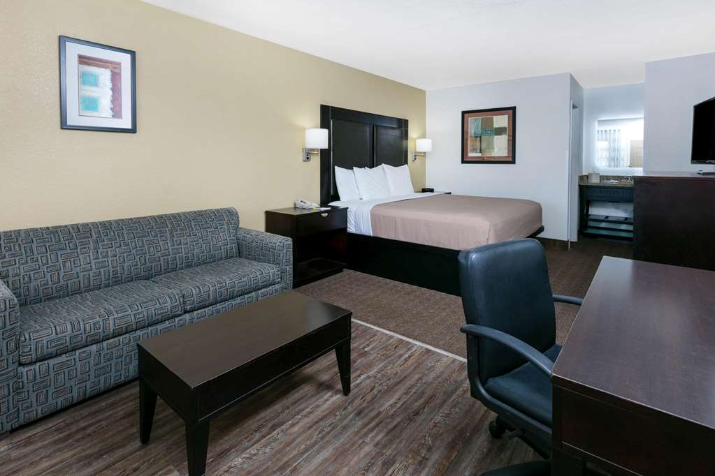 Days Inn by Wyndham Granbury - photo 31