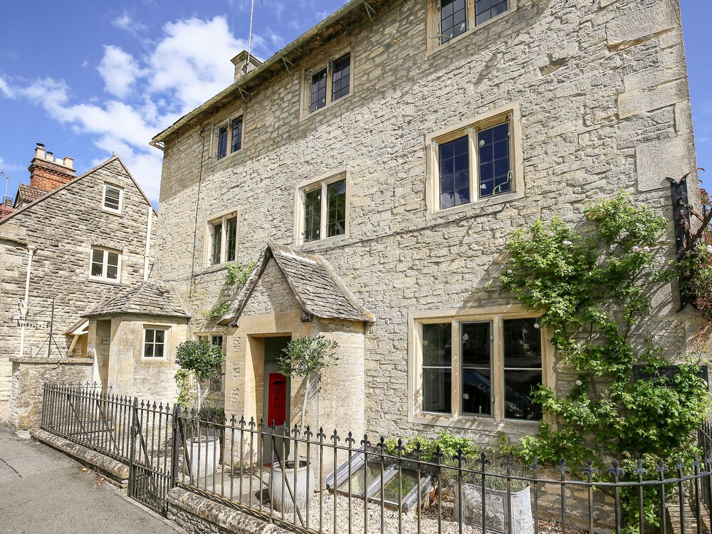 The Old Post Office - last minute hotel in Cirencester