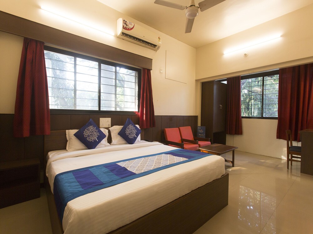 OYO 9831 Hotel Pathik - last minute hotel in Pune