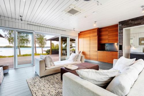 World’s End 2 Luxury Beachfront Villas — Mikkeli — photo 4