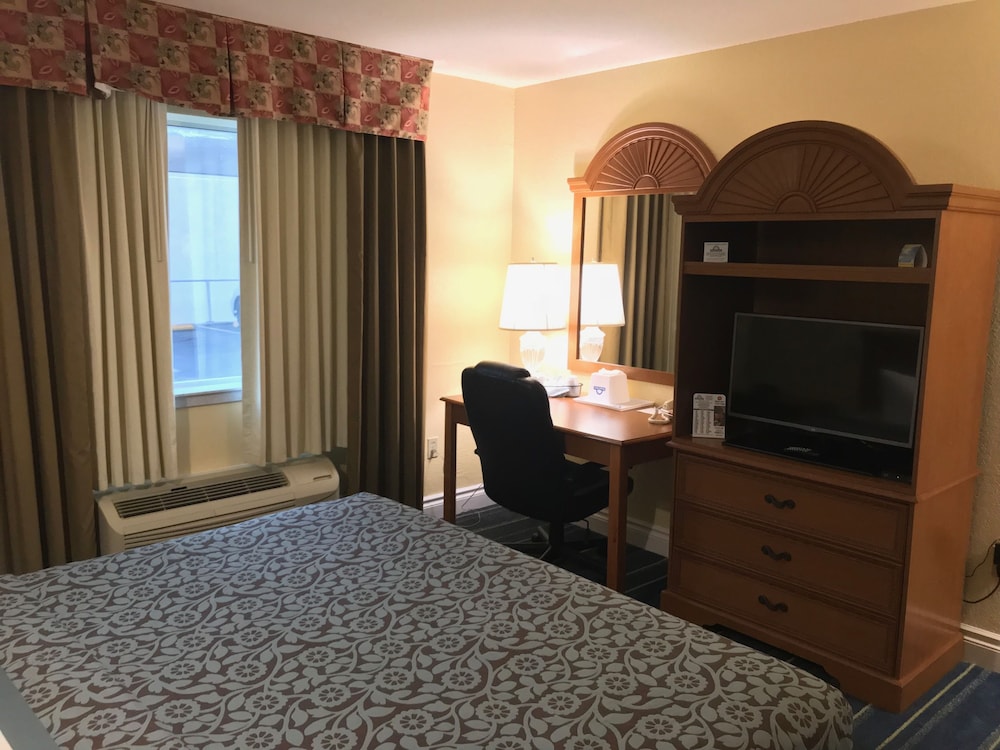 Days Inn by Wyndham San Antonio Airport - photo 14