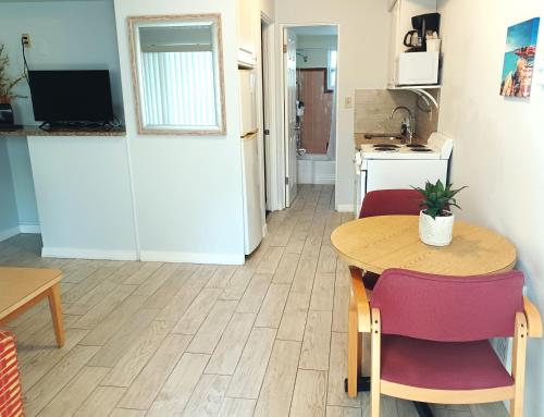 Johns Pass Beach Motel - photo 15