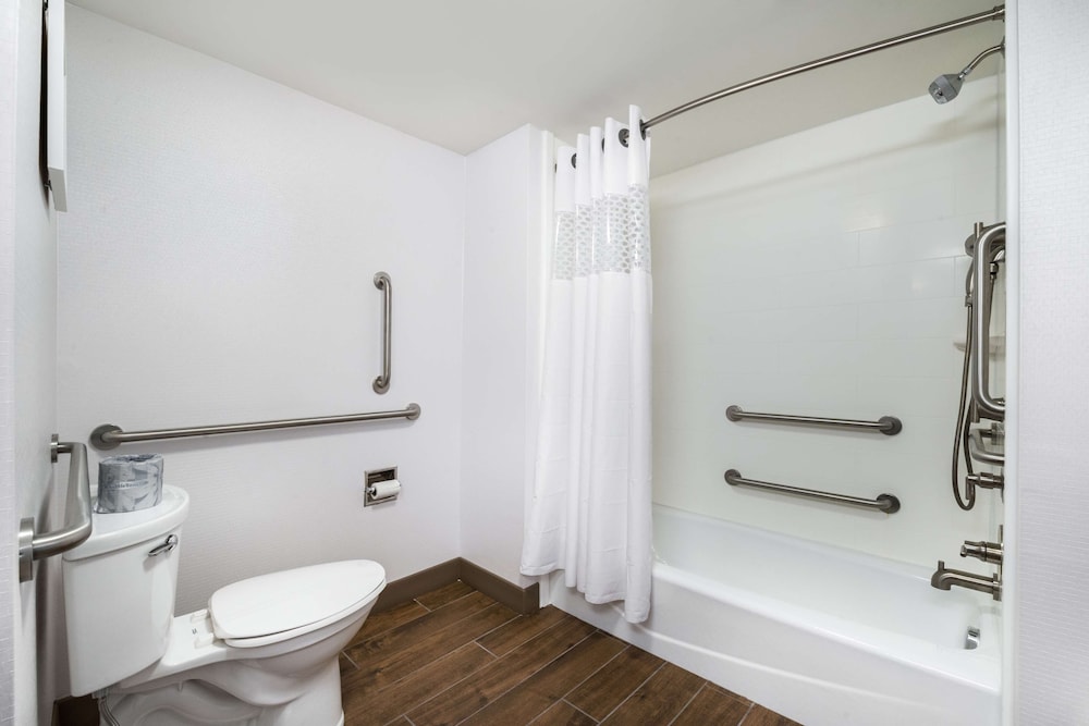 Hampton Inn & Suites Wixom - photo 28