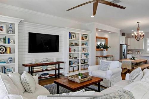 Luxurious Modern Townhouse right across beach Table Tennis — 4-Star Luxury Hotel in Saint Pete Beach, United States