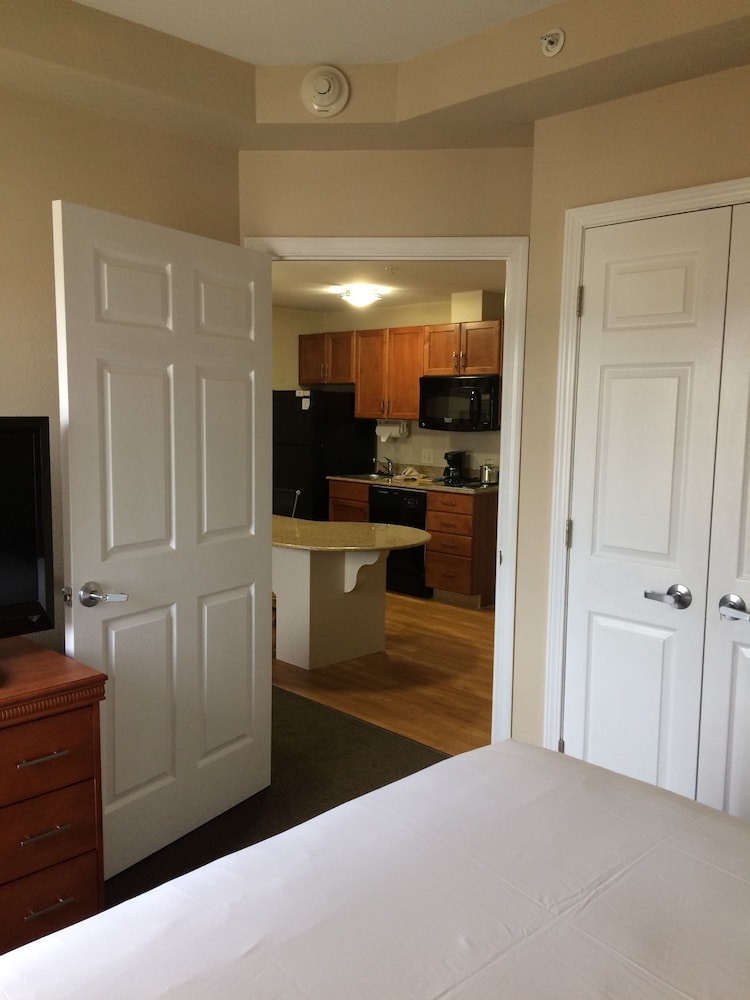 Candlewood Suites Jacksonville by IHG - photo 6