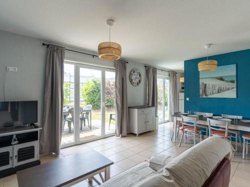 Maison Confortable A Parentis En Born Avec Piscine Partagee — 4-Star Luxury Hotel in Parentis-En-Born, France