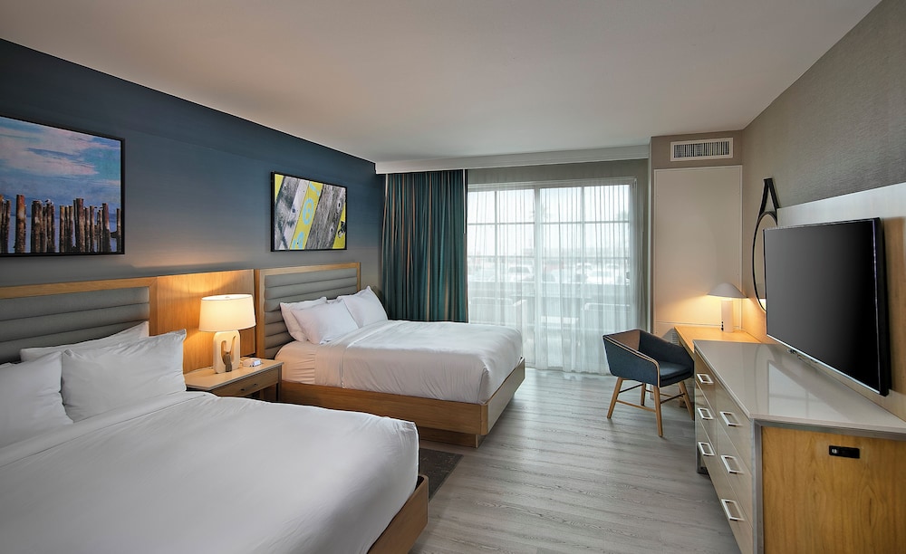Inn at the Pier Pismo Beach Curio Collection by Hilton - photo 12