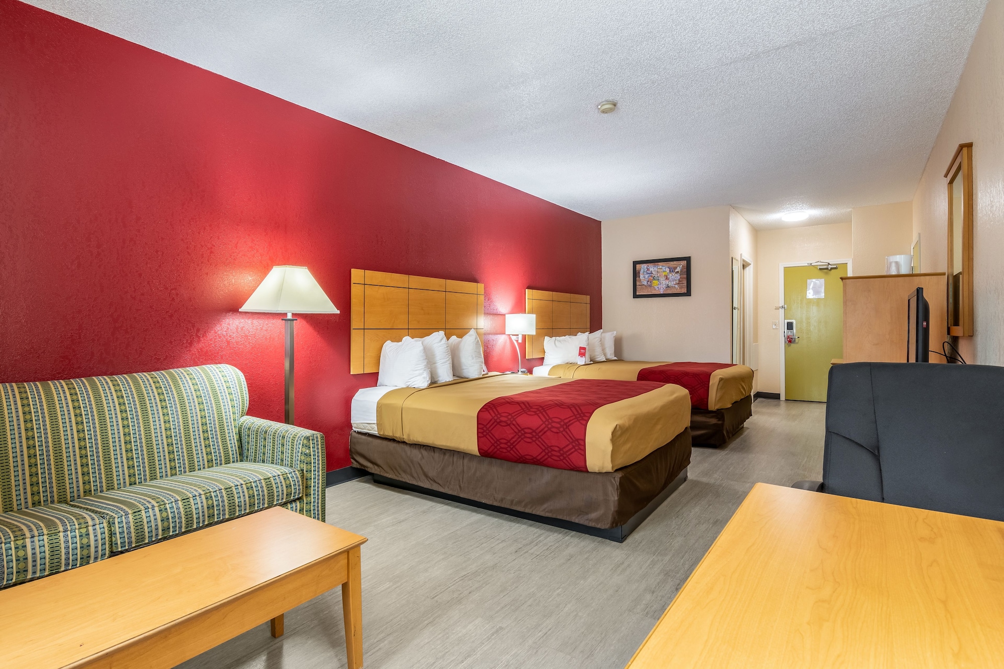 Econo Lodge at Wanamaker - photo 4