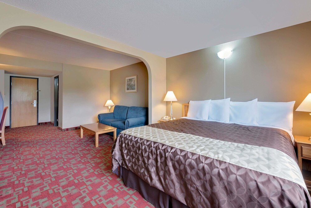 Travelodge Grand Forks - photo 21