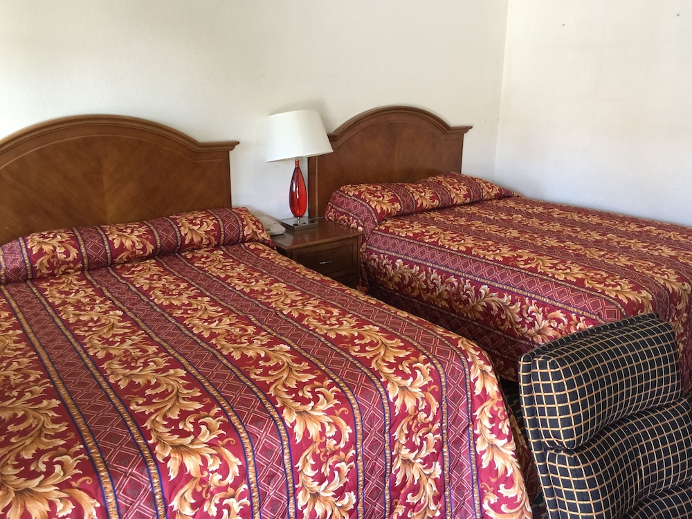 Buckboard Motel - photo 8