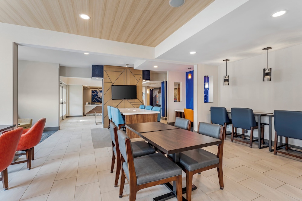 Holiday Inn Express Pittsburgh East Mall Area by IHG - photo 30