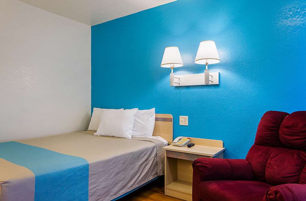 Motel 6 Mitchell SD - photo 15